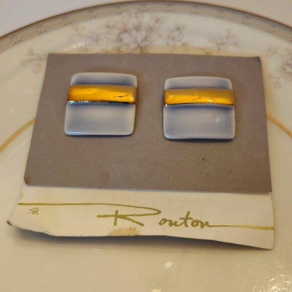 ❤️🐒❤️Sold NWT Vtg Designer ROUTON Blue PIERCED EARRINGS Porcelain w 14k Gold - Picture 5 of 5